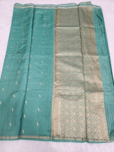 Emeral Green Soft Slik Saree With Copper Zari & Emeral Green Pallu Design