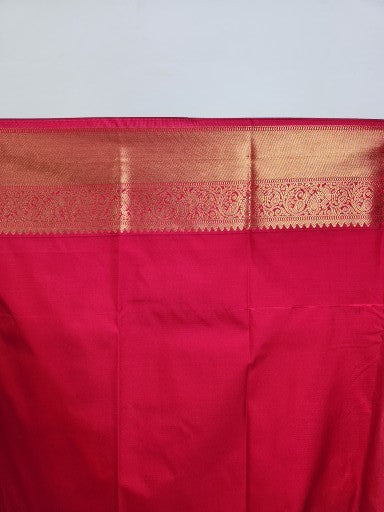Parrot Green Semi Kaanchi Saree with Gold Zari & Small Butta Design