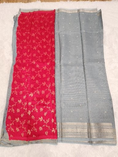 Grey Fancy Saree With Copper Zari & Pink Pallu Design