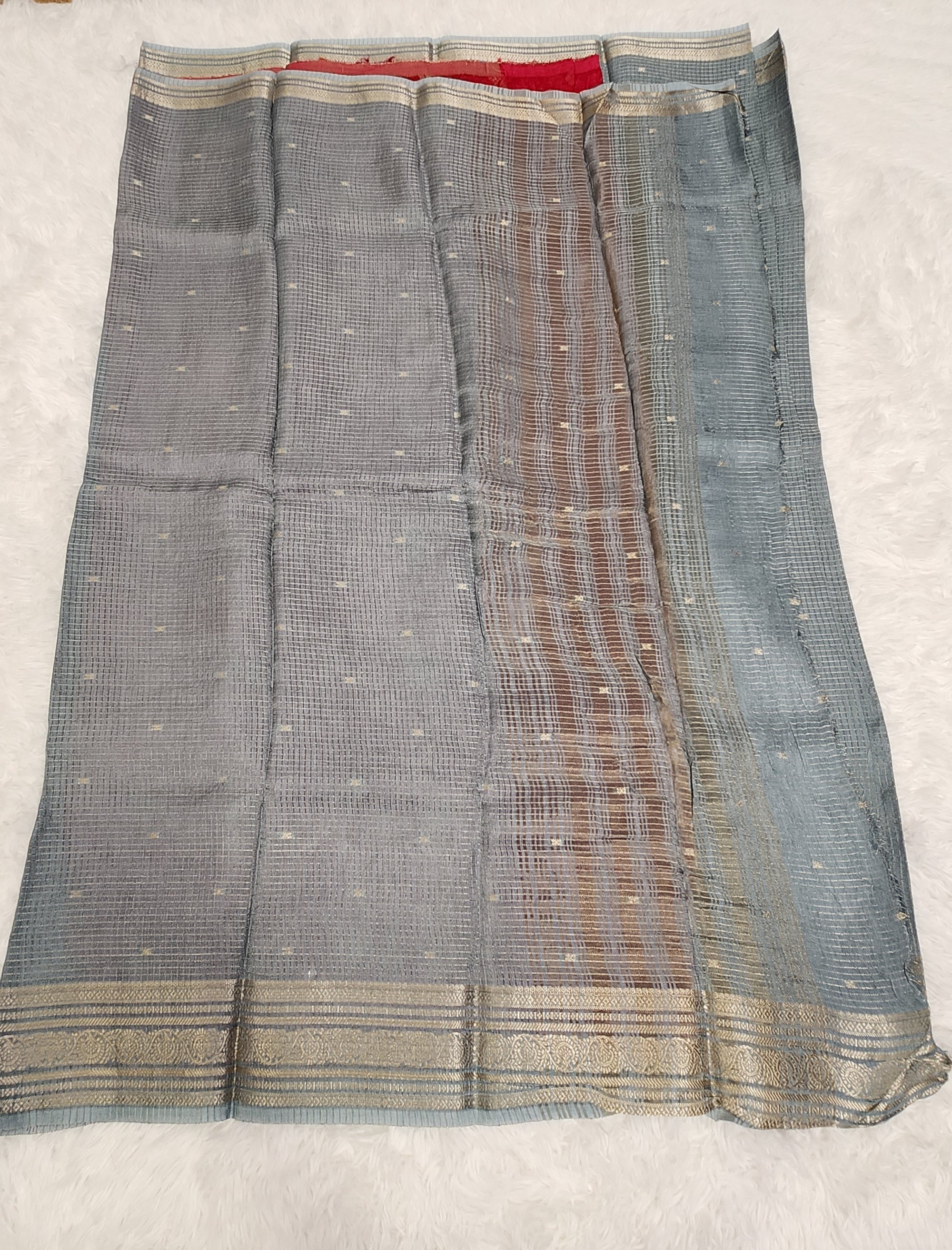 Grey Fancy Saree With Copper Zari & Pink Pallu Design