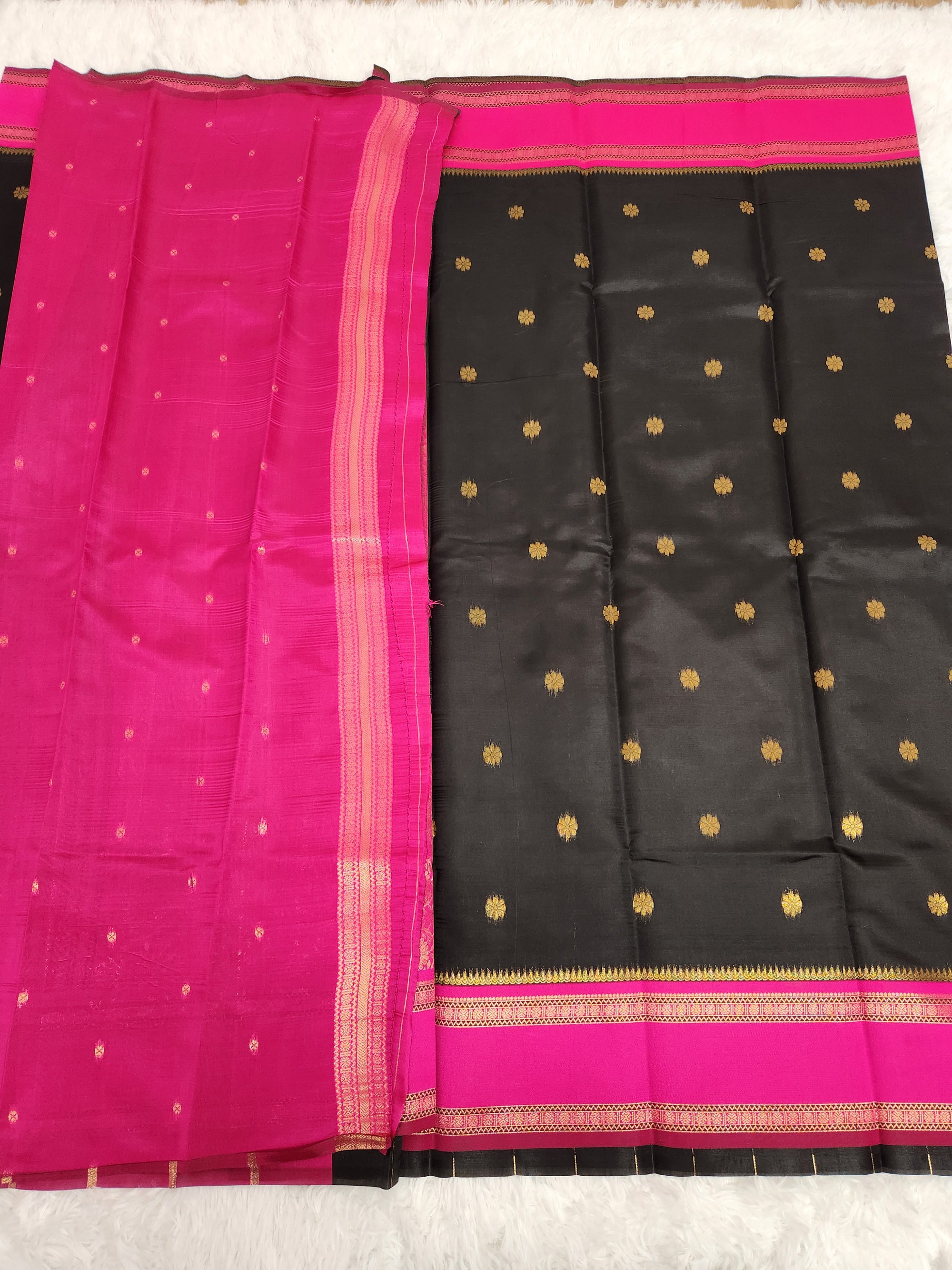 Black Soft Silk Saree with Copper Zari & Pink Pallu Design