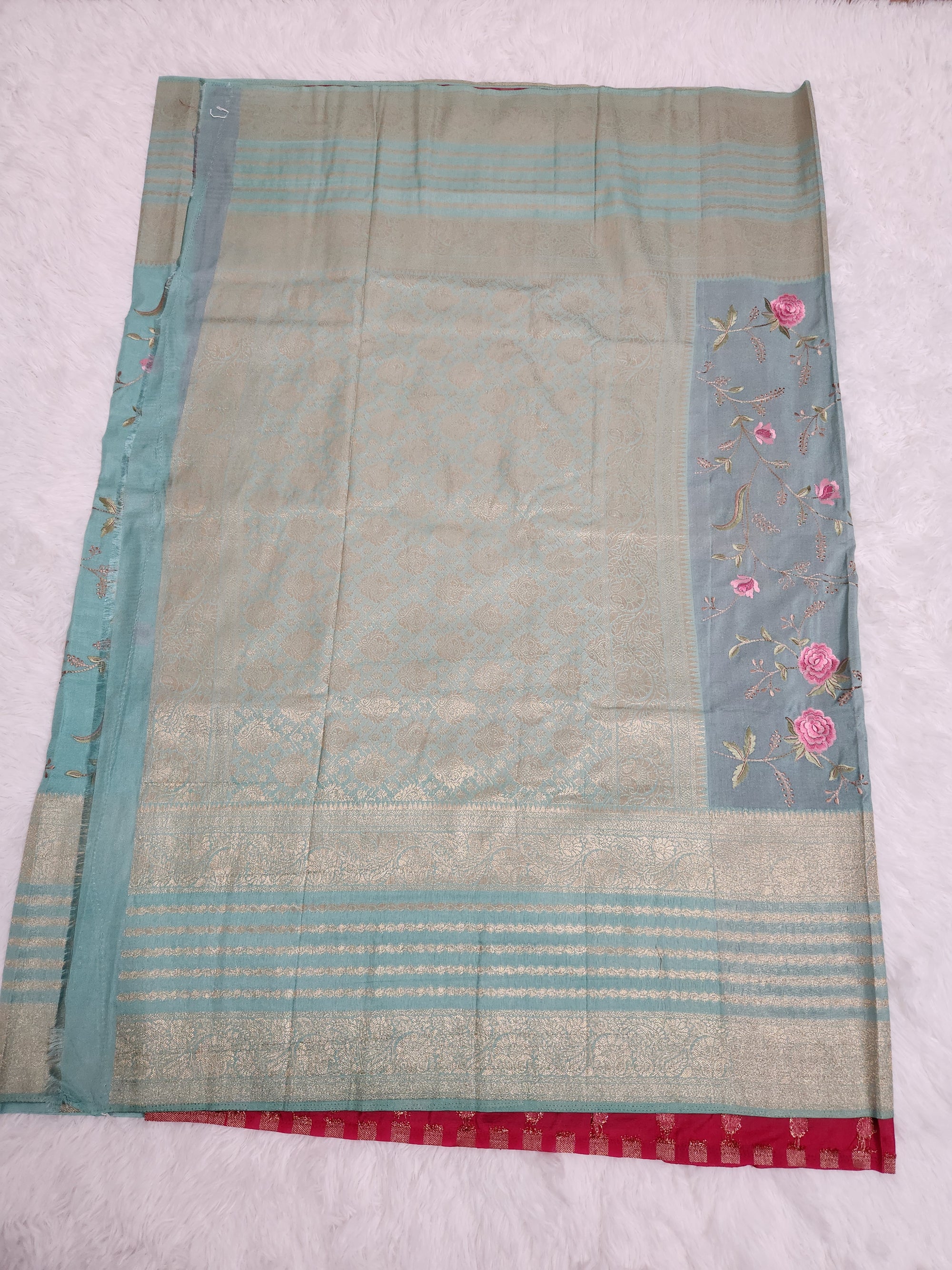 Emerald Green Soft Silk Saree with Copper Zari & Pink Blouse Embroidery Design