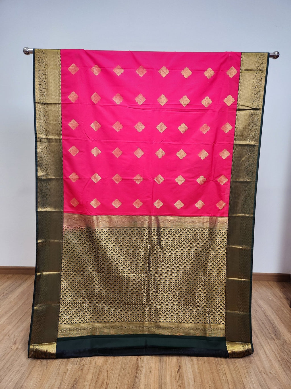 SEMI KAANCHI 70 - Urban Weave Sarees