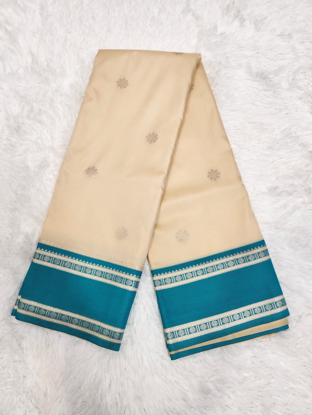 SOFT SILK 37 - Urban Weave Sarees