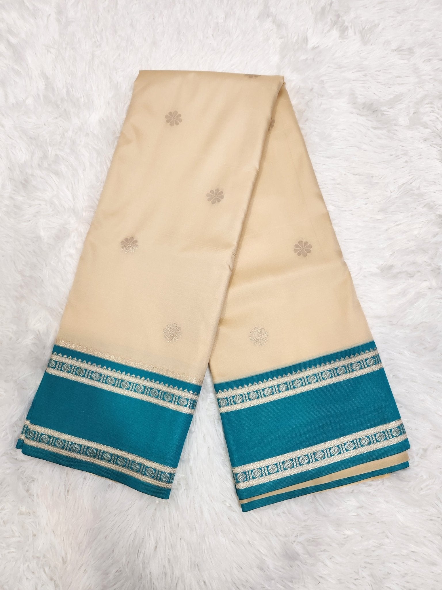 SOFT SILK 37 - Urban Weave Sarees